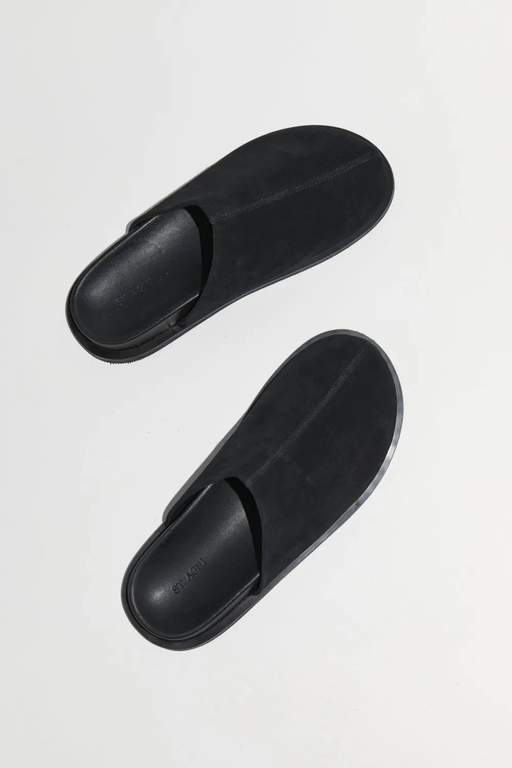 Claudia Mule -|St. Agni Online