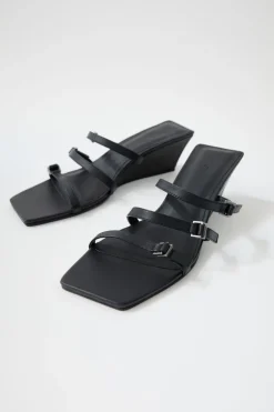 Mini Ring Detail Wedge - Black|St. Agni Shop