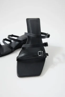 Mini Ring Detail Wedge - Black|St. Agni Shop
