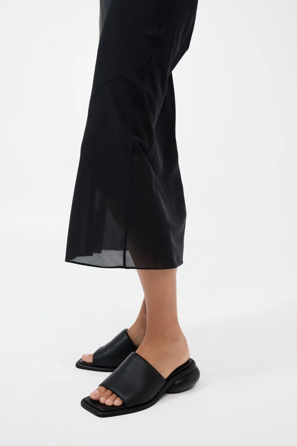 Minimal Dome Heel - Black|St. Agni Online