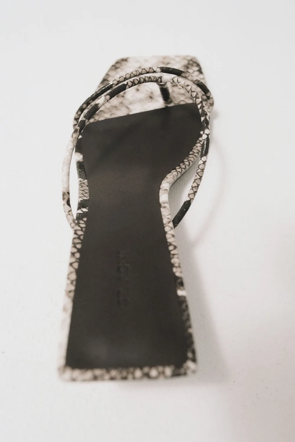 Minimal Low Wedge -|St. Agni Flash Sale