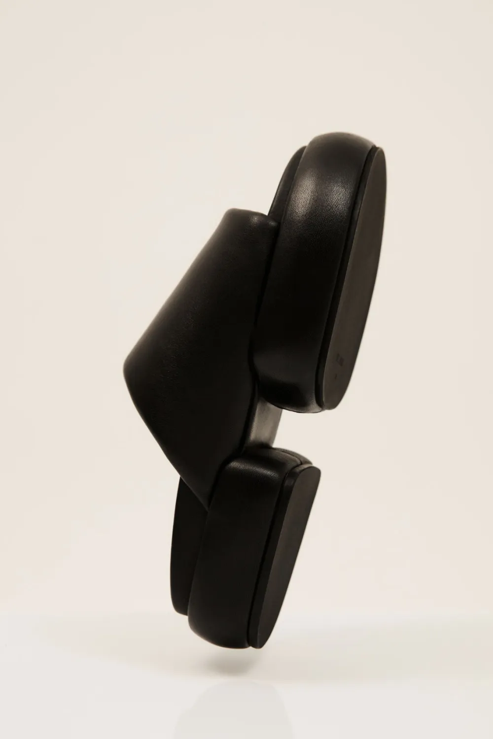 Minimal Pillow Slides -|St. Agni Hot