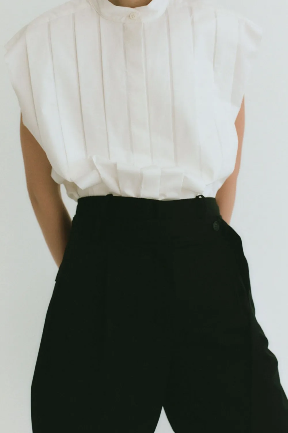 Sleeveless Tuck Detail Shirt - White|St. Agni Store