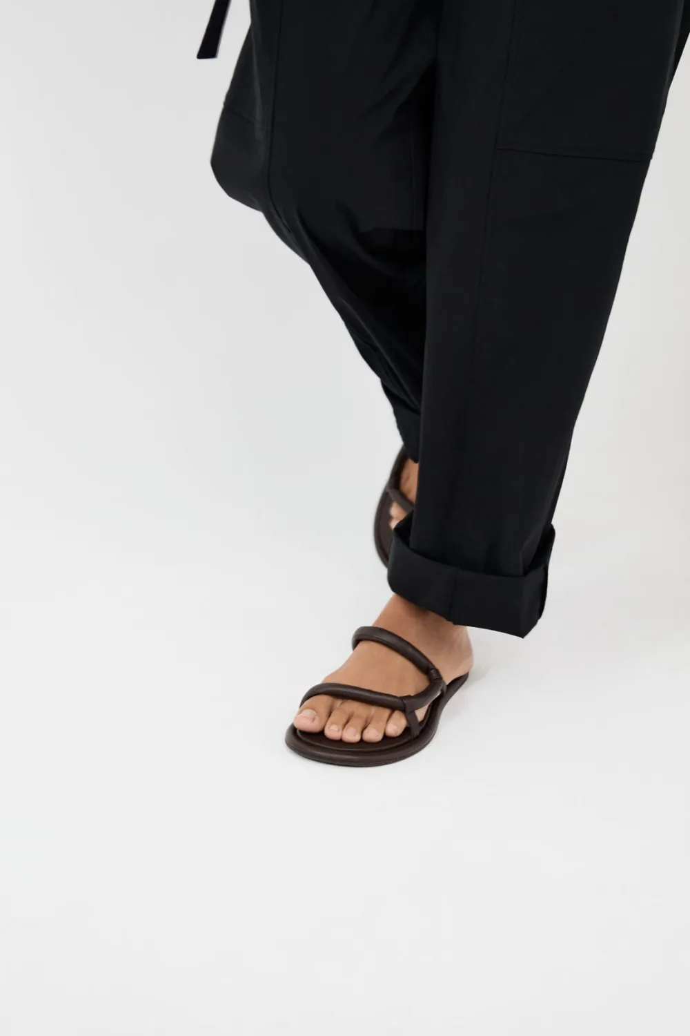 Soft Loop Slide -|St. Agni Fashion