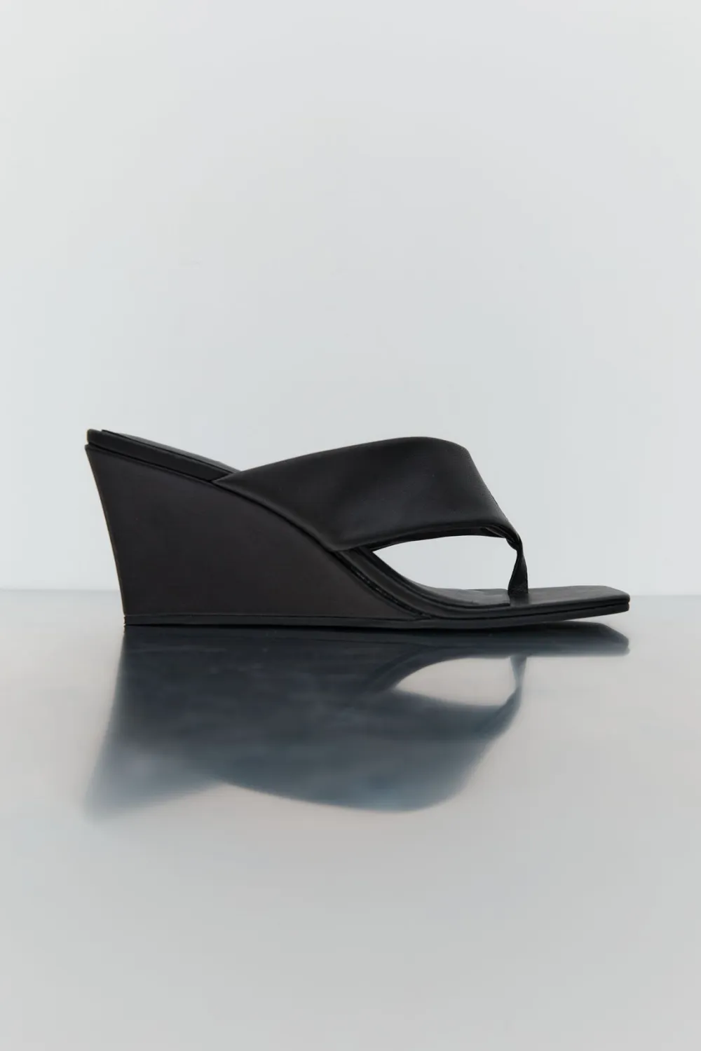 Soft Thong Wedge - Black|St. Agni Online