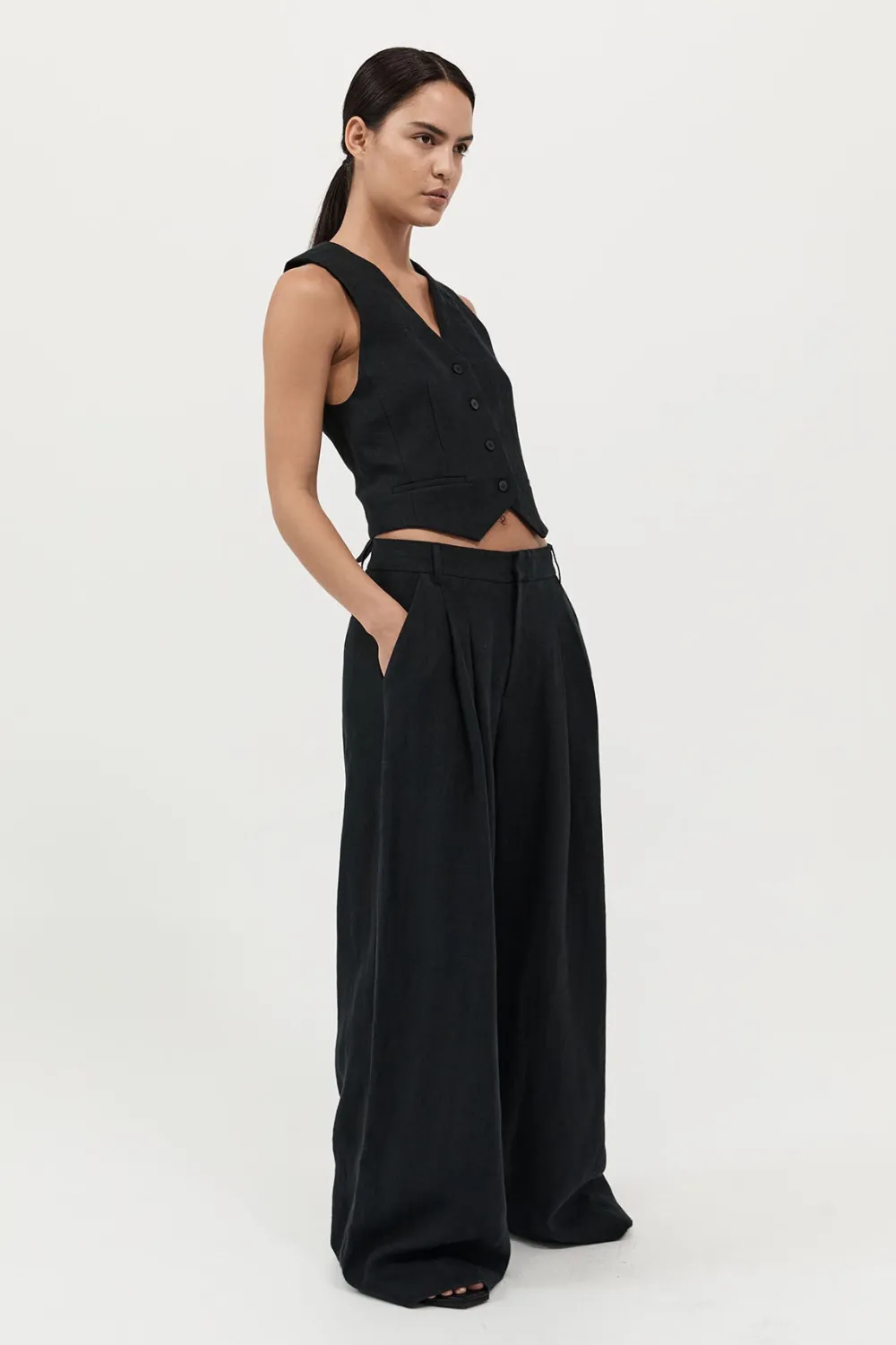 Tailored Linen Vest -|St. Agni New