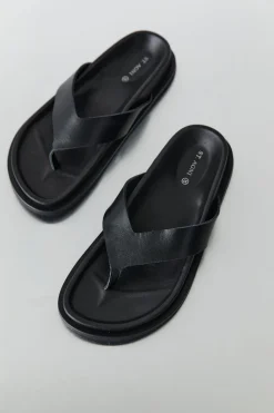 Thong Slide - Black|St. Agni Flash Sale